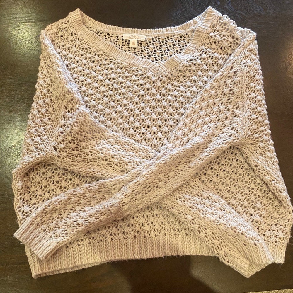 Sun and shadow cream sweater